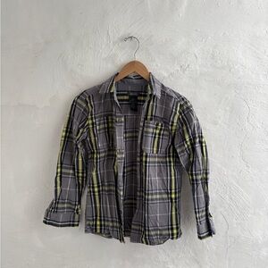 Kenneth Cole reaction boys XL (12-14) plaid button down long sleeve